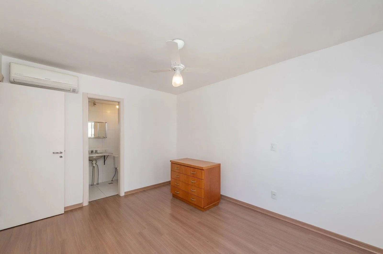 Imagem Apartamento 2 Dormitórios com Vaga no Petrópolis