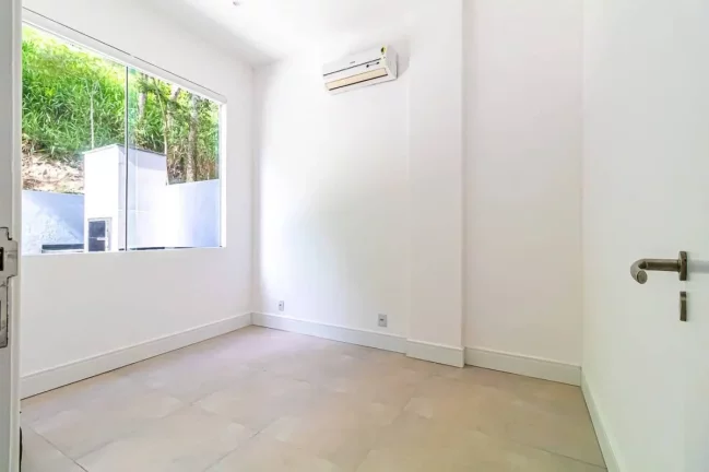Imagem Casa Triplex 4 Suites Uba Pendotiba