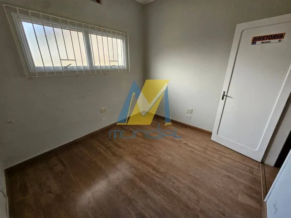 Imagem Prédio Comercial de 150m² com 3 Pavimentos, Elevador e Fachada Envidraçada - Projeto Aprovado para Salas Comerciais.