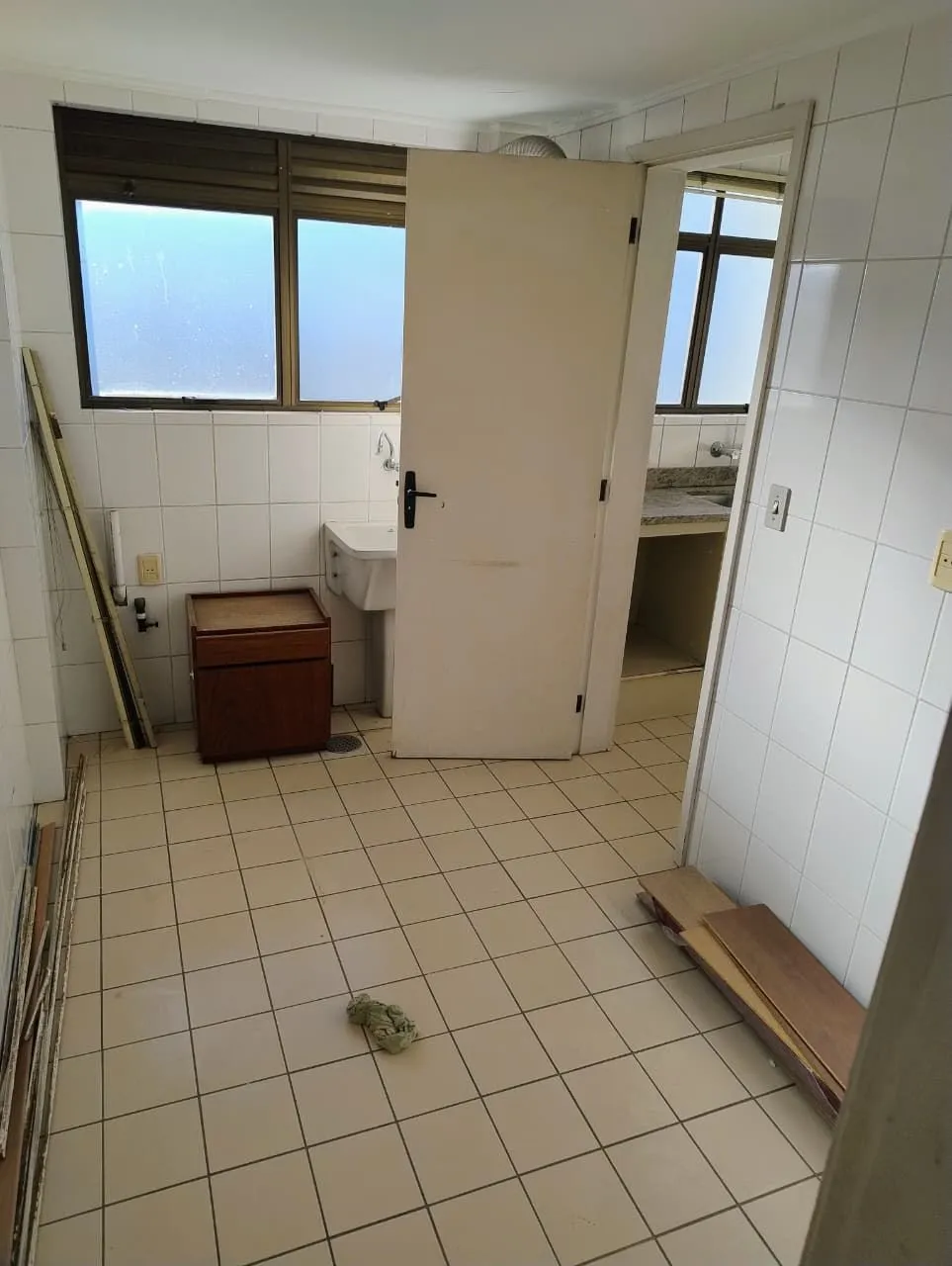 Imagem Apartamento 2 quartos, sacada com churrasqueira e garagem no bairro Cidade Baix