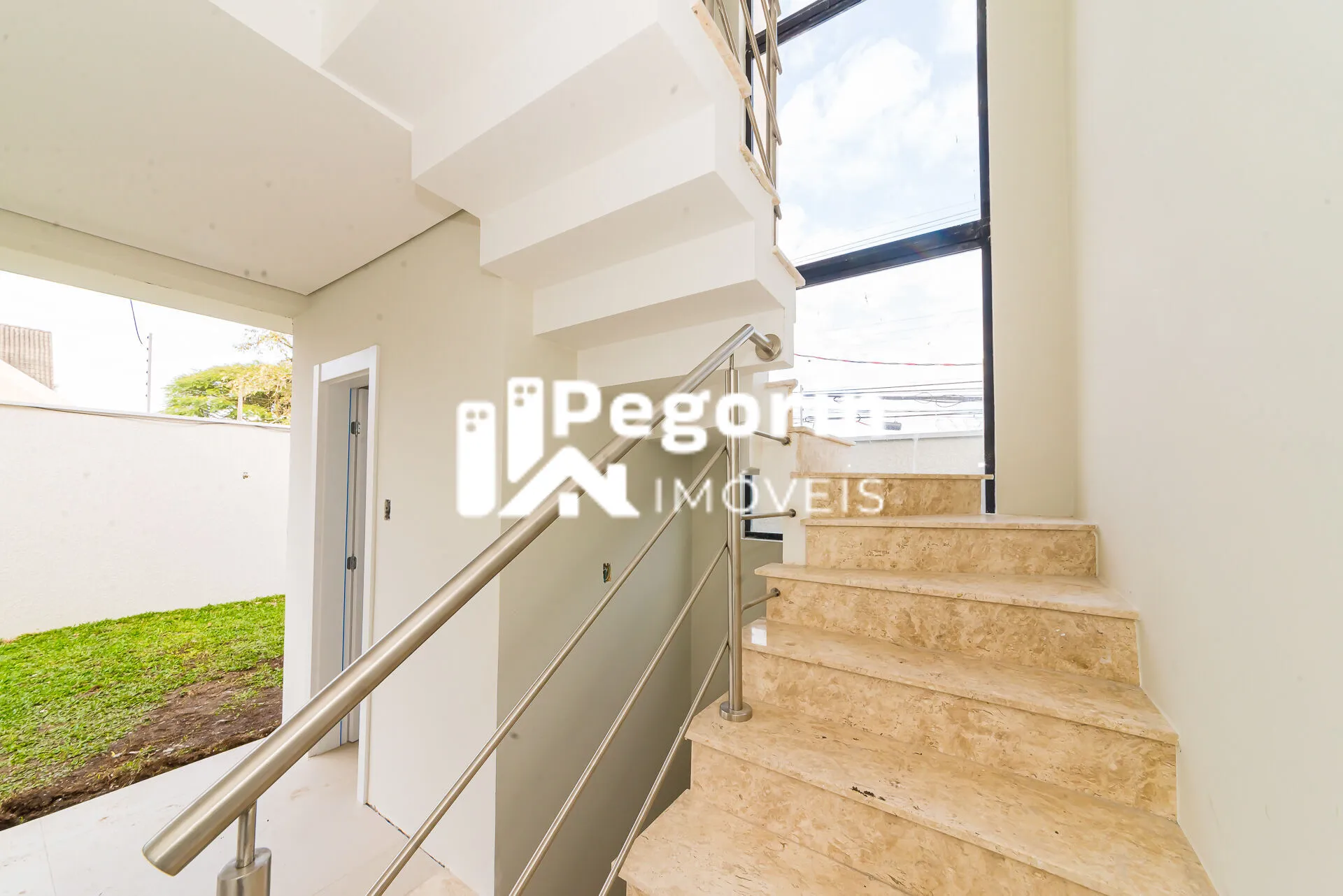 Imagem Casa Triplex 03 quartos todos com suíte