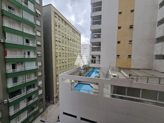 Imagem Kitnet totalmenmte reformada na quadra da praia