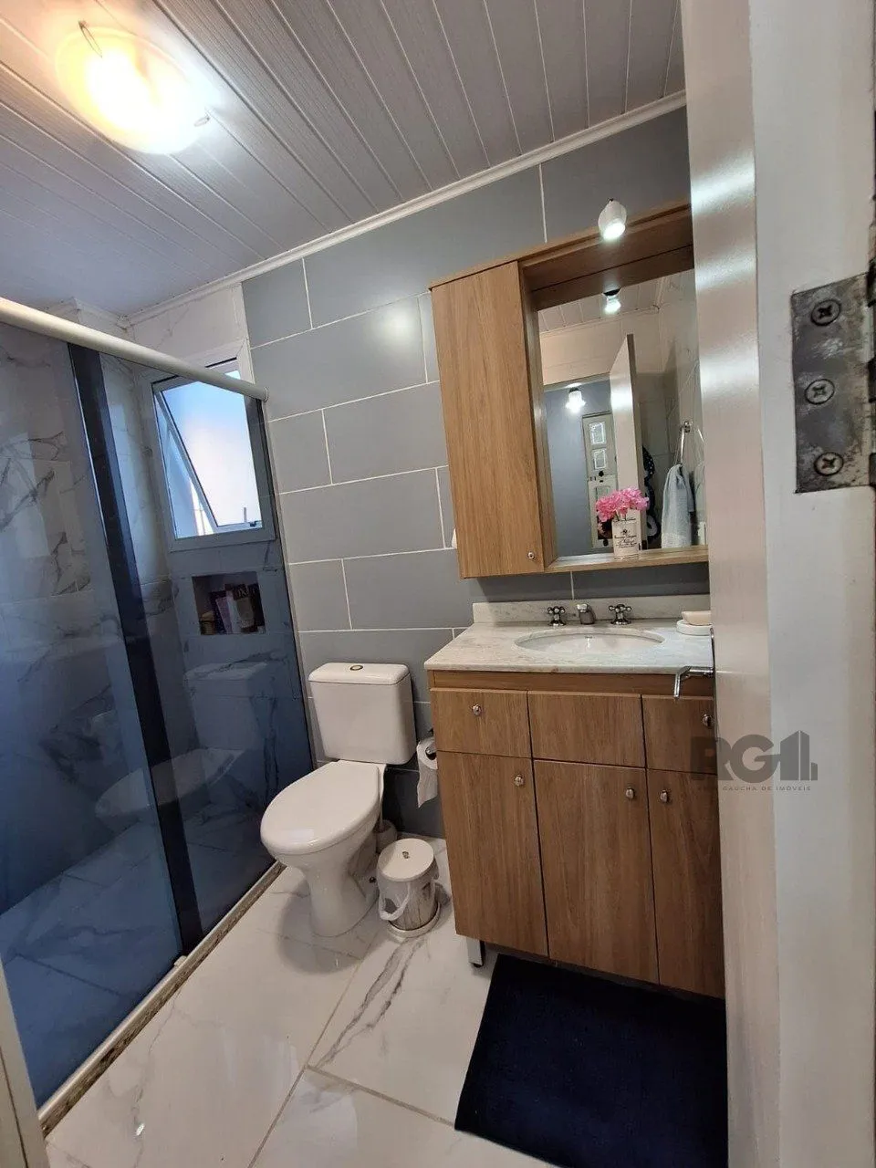 Imagem Casa com 3 dormitórios, suíte, lareira, Jardim Algarve em Alvorada - RS.