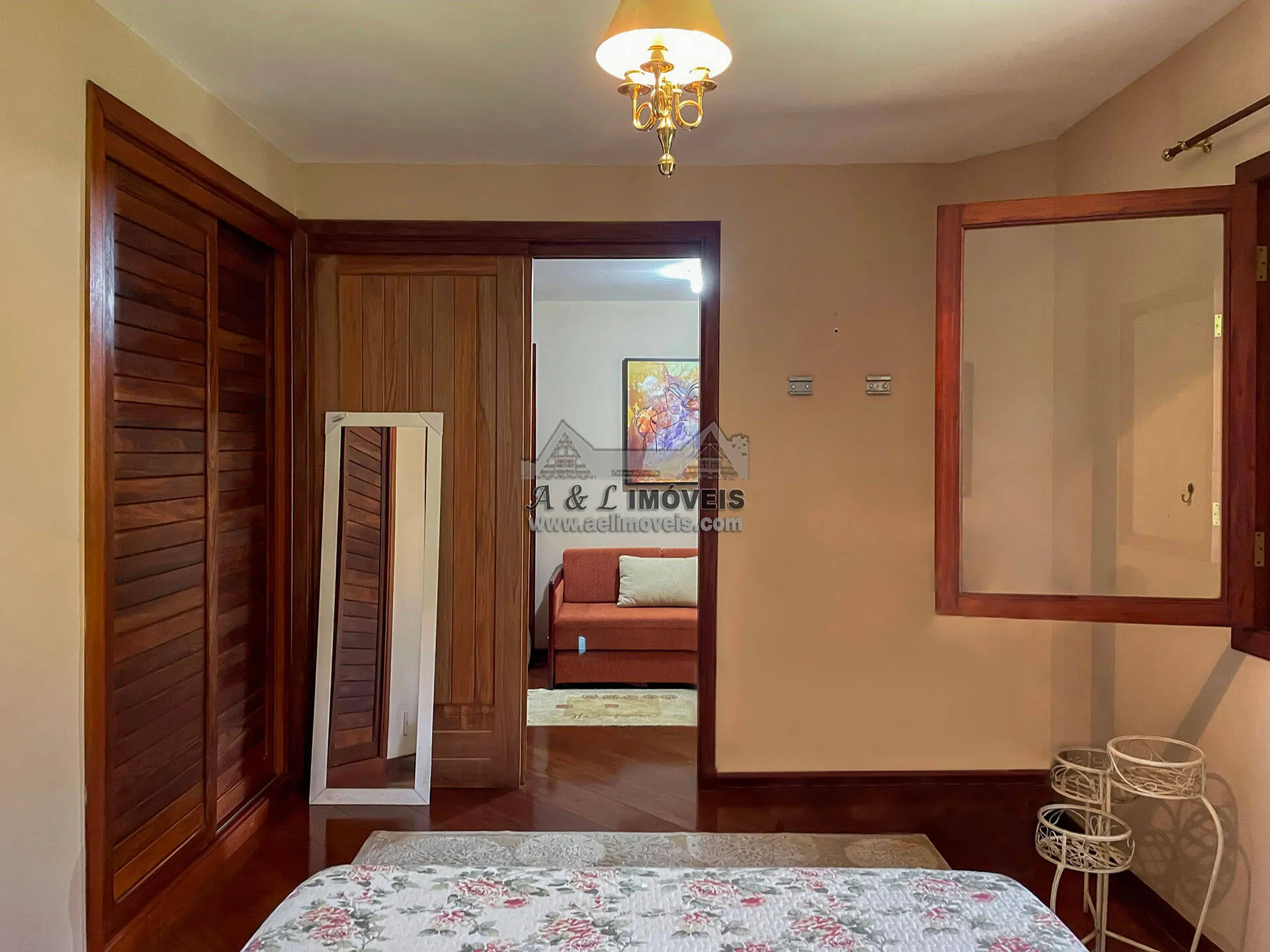 Imagem Casa à venda em Campos do Jordão: Próxima à natureza, um verdadeiro refúgio