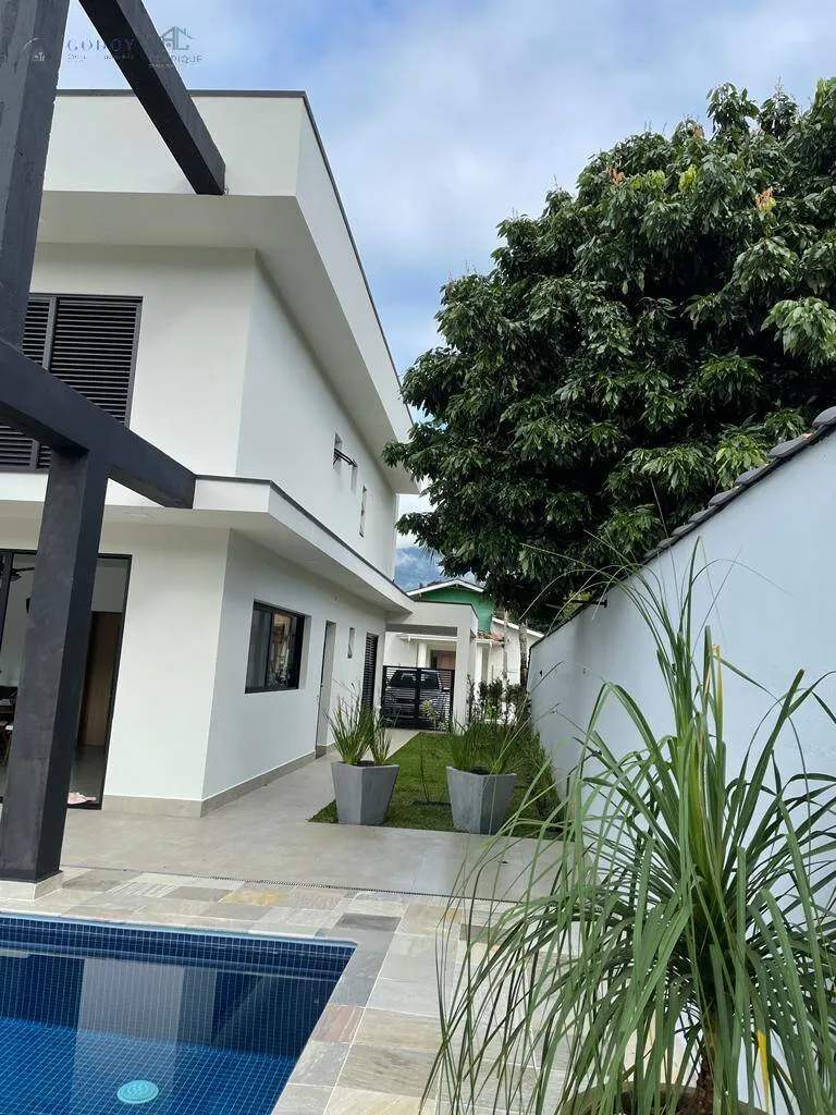 Imagem Casa moderna e sofisticada em condomínio fechado - 4 suítes | Área gourmet