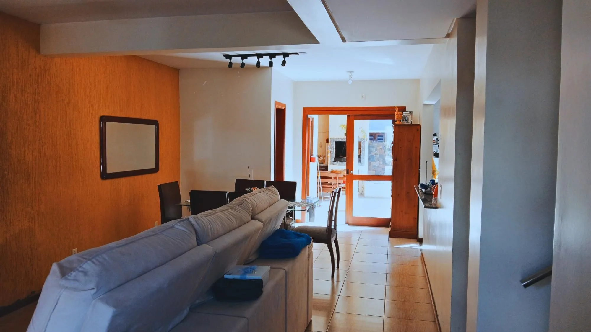 Imagem Casa aconchegante com 3 dormitórios, piscina e lareira