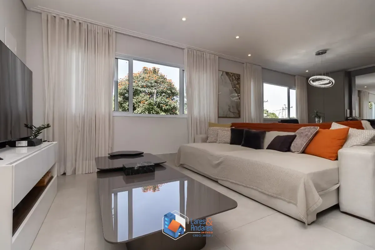 Imagem Casa para venda em Parque São Domingos com 3 quartos, sendo 3 suítes, 183m²