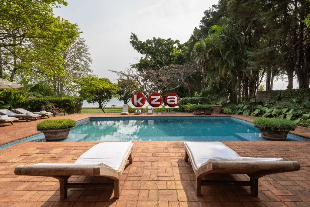 Imagem Casa de Luxo à Venda em Arandu-SP, Bairro Avaré: 4 quartos, 4 suítes, 3 salas, 6 banheiros, 6 vagas de garagem, 500m².