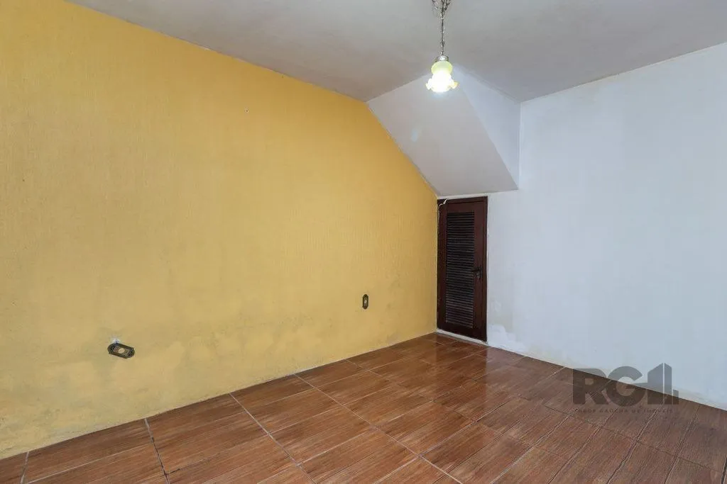 Imagem Casa de 4 dormitórios no bairro Camaquã
