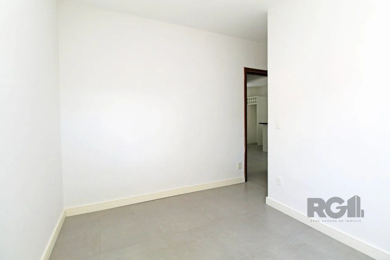 Imagem Apartamento de 2 dormitórios e 1 vaga de garagem no bairro Santana em PoA