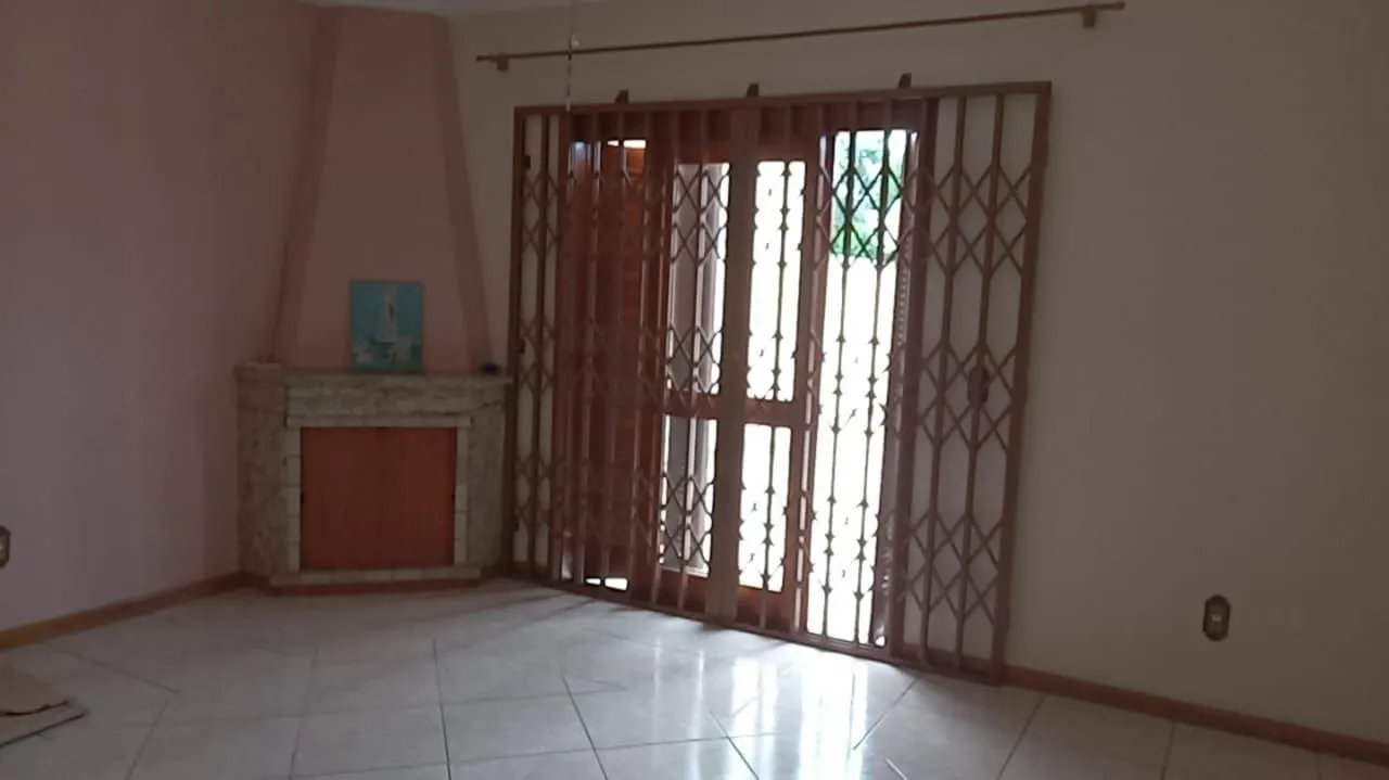 Imagem Casa 03 dormitórios, com páteo
