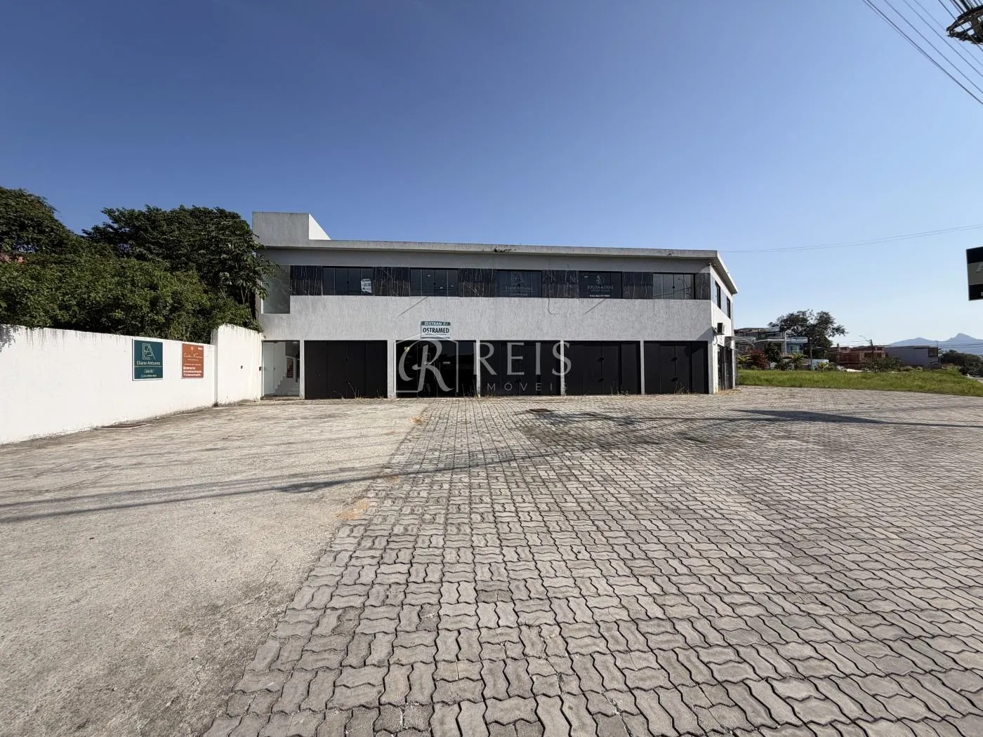 Sala Comercial para Locação em Rio das Ostras, Colinas, 1 banheiro em Avenida Rotary Club, 999 - Colinas, Rio das Ostras - RJ