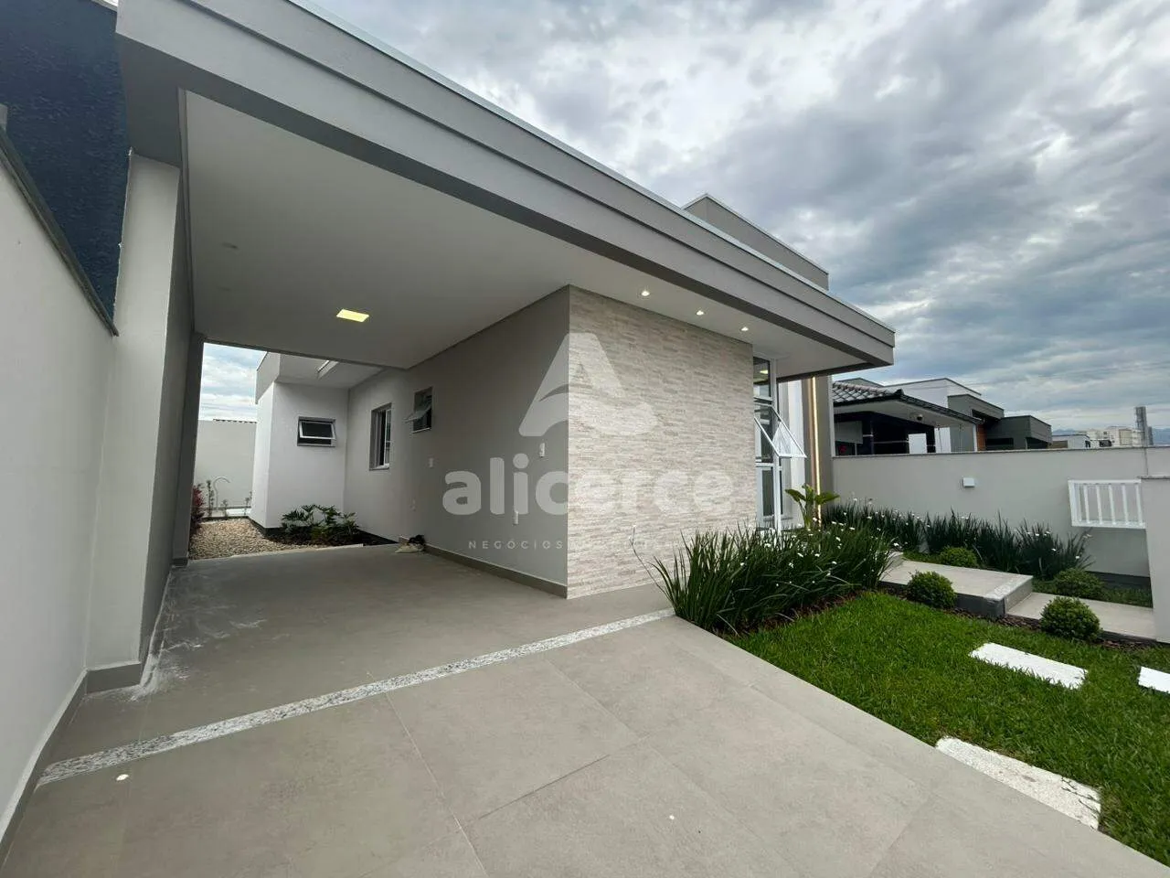Imagem Casa à venda com 3 quartos I 1 suíte I 100m² I piscina I em Bela Vista Palhoça