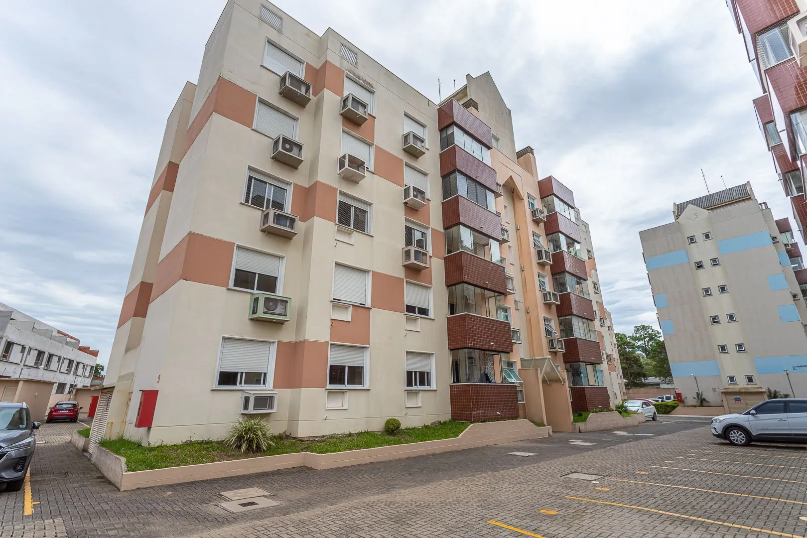 Apartamento de 2 dormitórios, vaga e infra