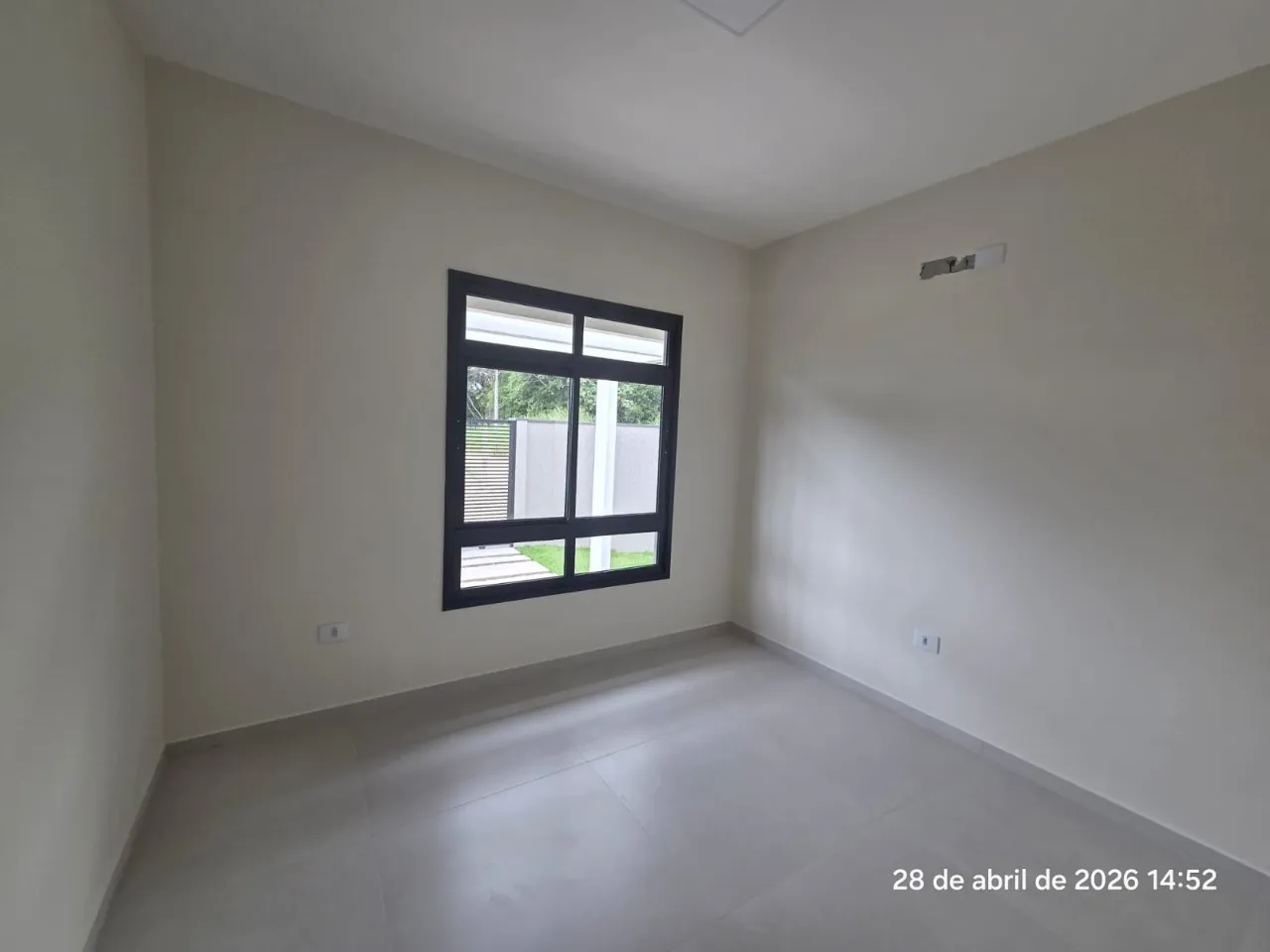 Imagem Casa de esquina em construção, com projeto moderno e excelente padrão de acabamento.
São 3 dormi...
