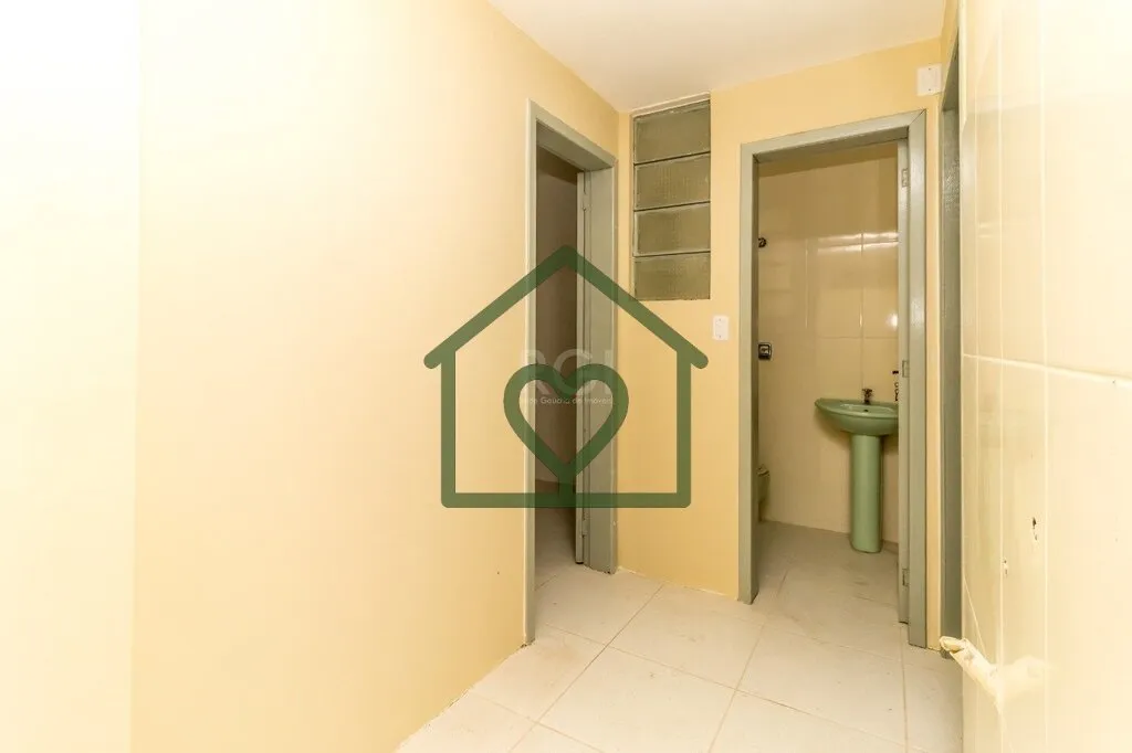 Imagem Apartamento localizado no bairro Jardim Carvalho, com 228m² no térreo. Imóvel com 03 dormitórios...