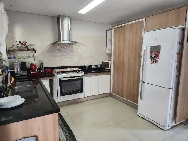 Imagem Casa à venda 5 Quartos, 1 Suite, 4 Vagas, 300M², Jardim Gurilândia, Taubaté - SP