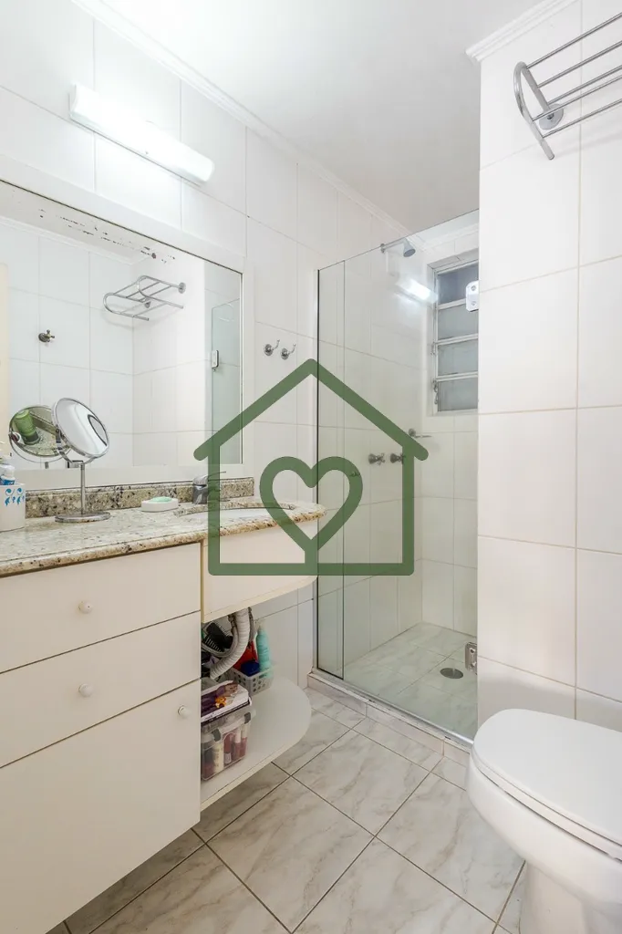 Imagem Apartamento semimobiliado no Jardim Botânico de 2 dormitórios com 105 m² privativos. Imóvel cont...