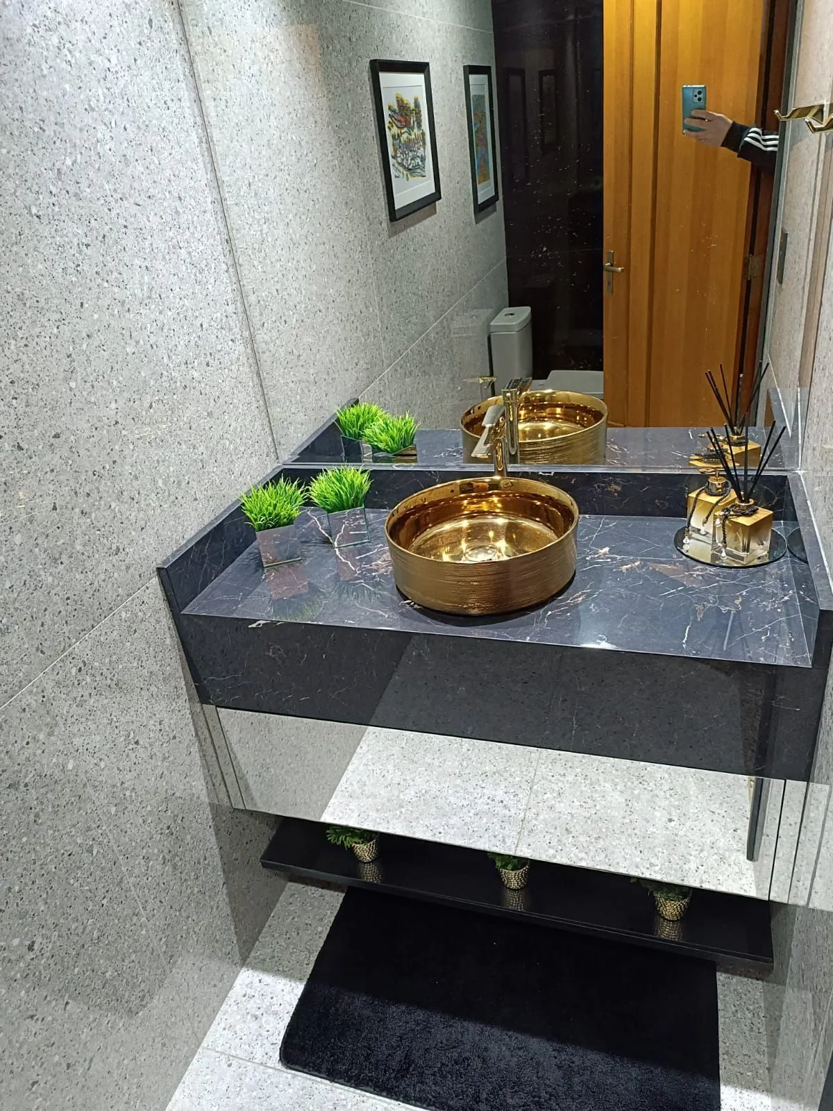 Imagem Casa em Condomínio com 03 quartos (01 suíte com closet) e 06 vagas no Ecoville