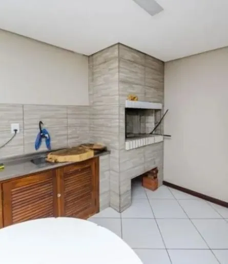 Imagem Casa / sobrado no bairro Jardim Itu de 3 dormitórios e pátio com piscina