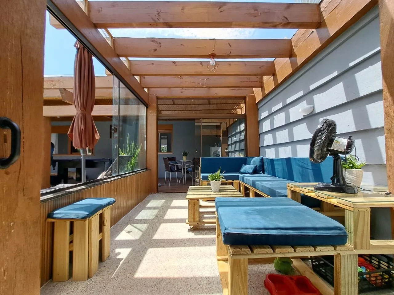 Imagem Casa com 04 dormitórios e piscina na praia de Imbé/ RS.