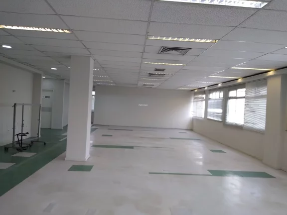 Imagem Imóvel Comercial em Ótimo Estado | Terreno 3.535m² | Construção 4.816m² | Próximo à Marginal Tietê"