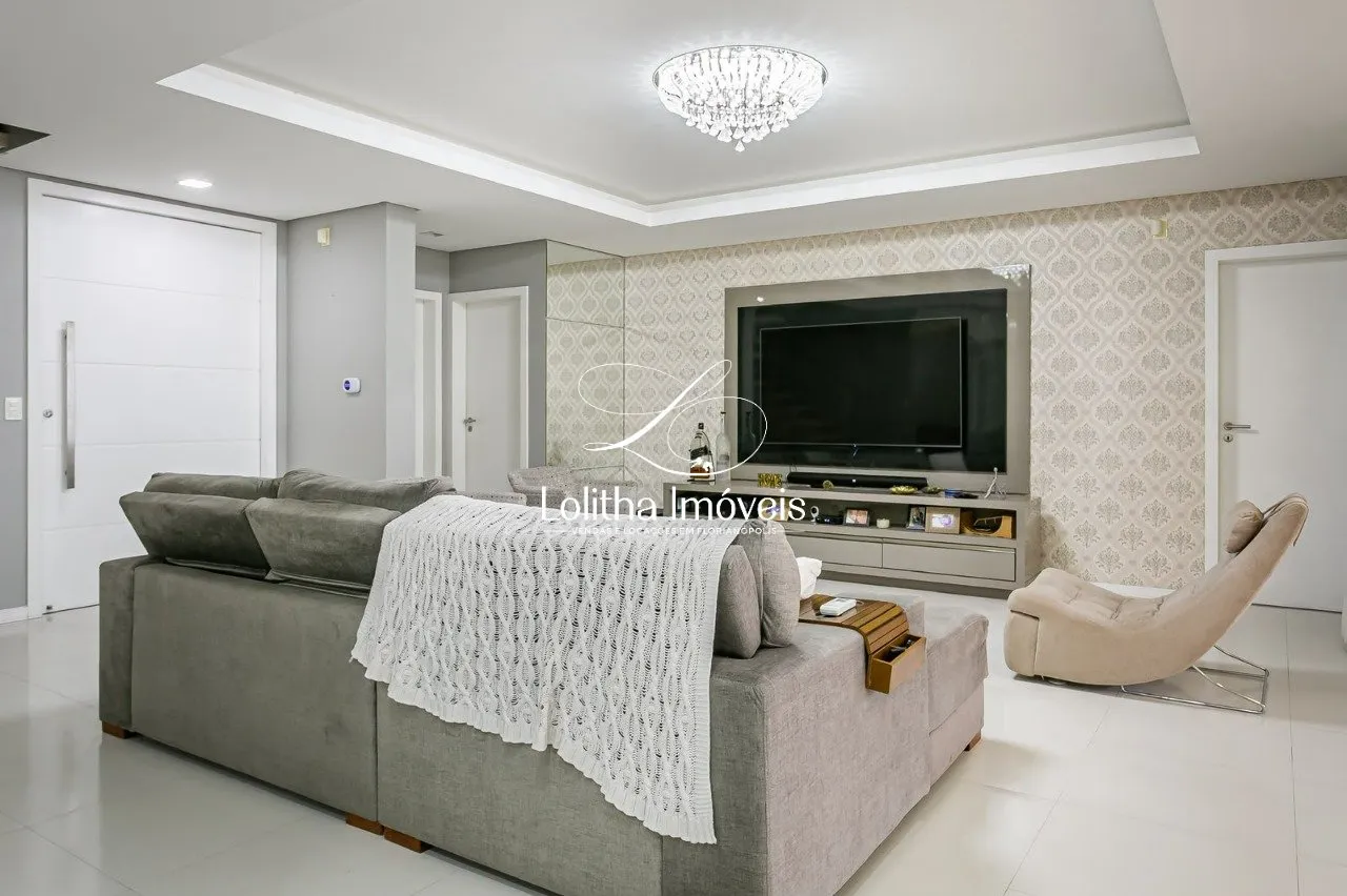 Imagem CASA COM 3 SUíTES À VENDA EM JURERÊ - FLORIANÓPOLIS/SC