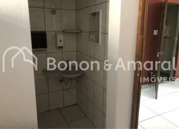Imagem Sala comercial à venda no Edifício Catedral, ideal para quem busca um espaço funcional e bem loca...