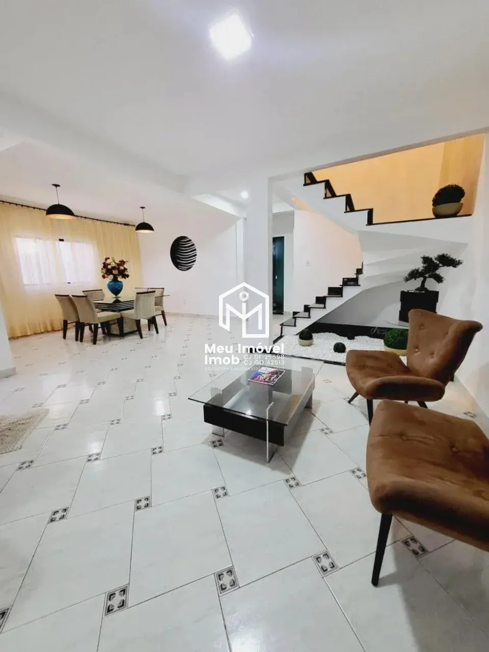 Imagem Casa 3 Quartos 1 Suíte 3 Vagas 250m² Arniqueira