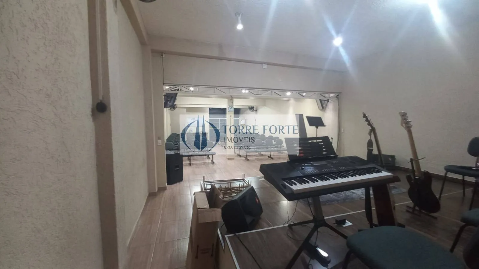 Imagem Casa assobradada com salão em baixo no Jardim Vila Formosa