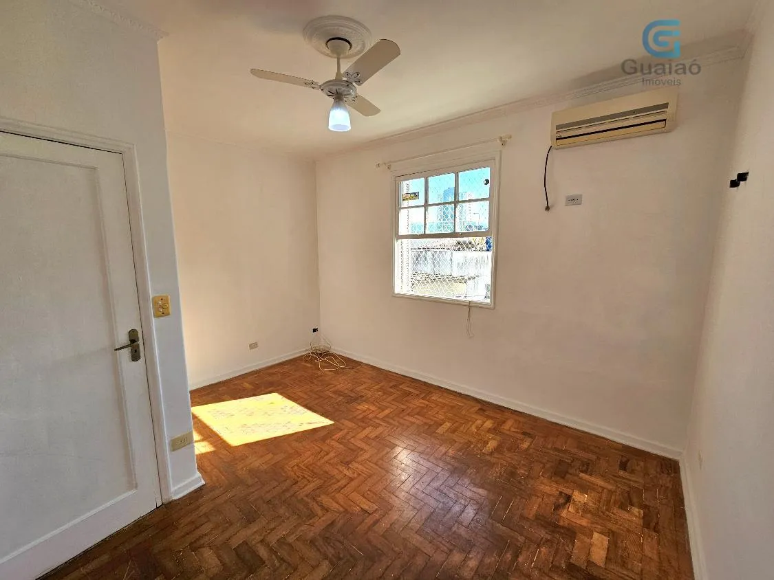 Imagem Vendo Amplo Apartamento Reformado, 03 dormitórios, Boqueirão, Santos