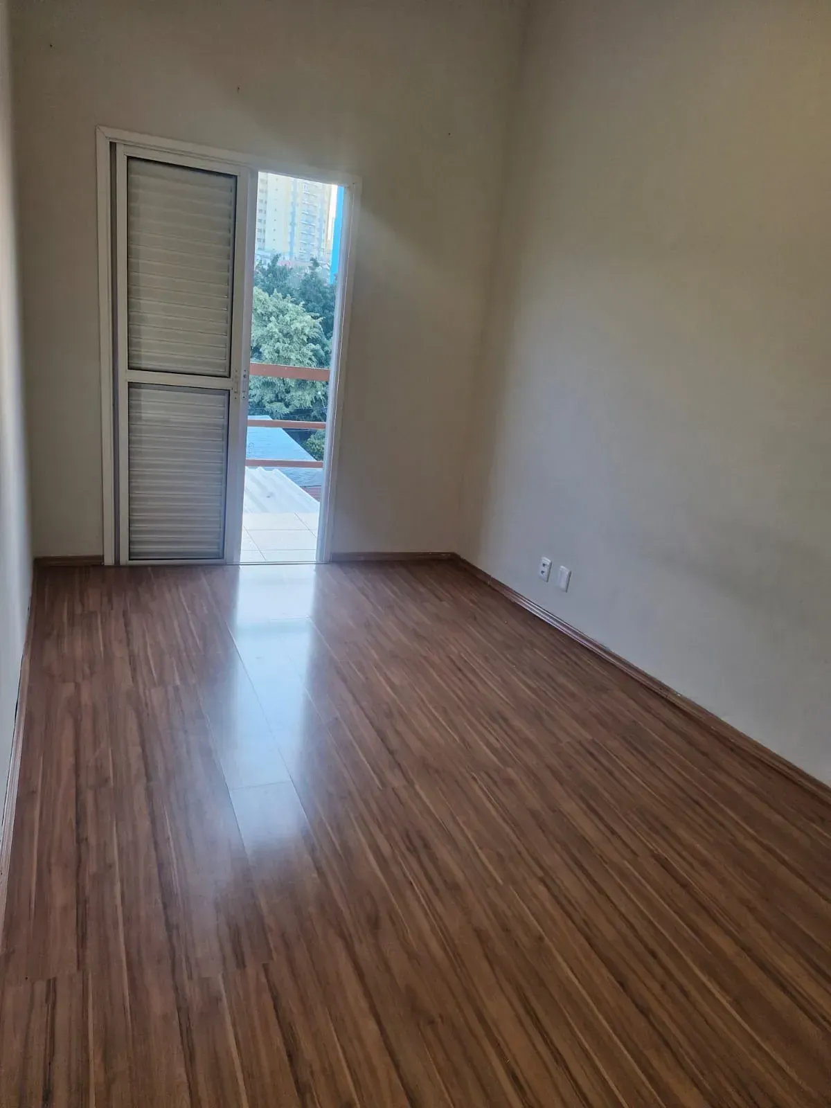 Imagem Casa à venda - Área útil 224 m2 com 3 dormitórios sendo 1 suíte - 2 vagas - Vila Maria Genoveva - Ju