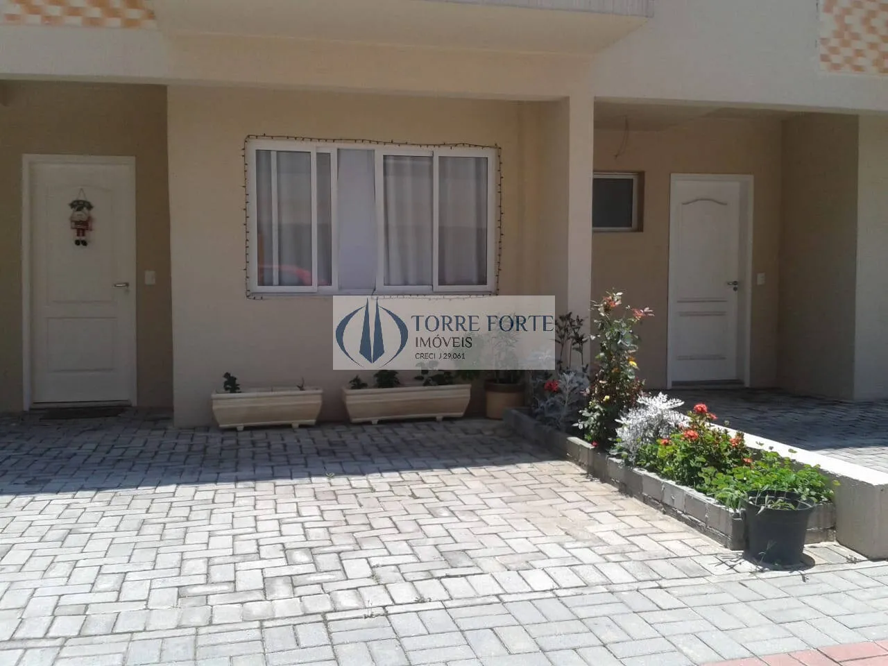 Foto do imóvel Linda casa com 110 m² em condomínio fechado 3 dorms 1 suíte 2 vagas garagem em Rua Jaupaci