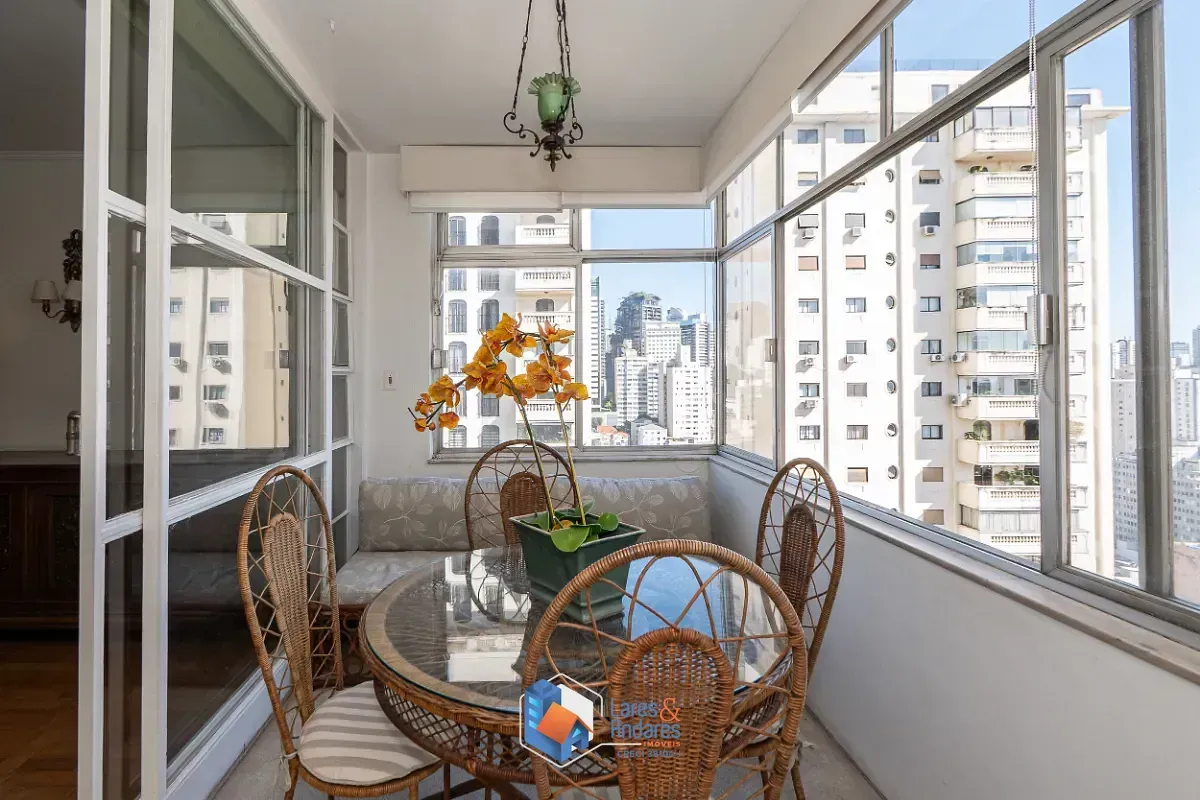 Imagem Apartamento para venda em Morro dos Ingleses com 3 quartos, sendo 1 suíte, 220m²