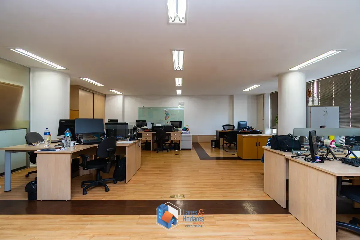 Imagem Conjunto comercial para venda em Centro, 378m²