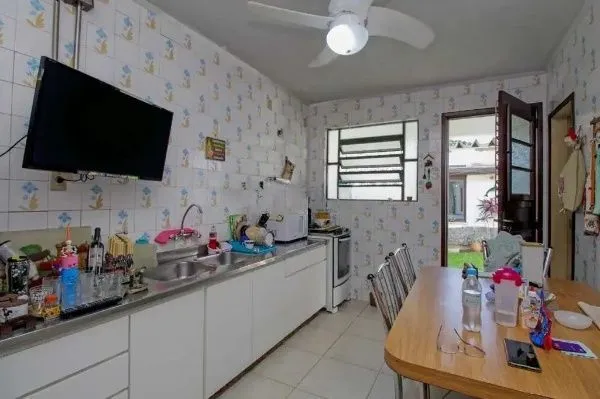 Imagem Casa 3 dormitórios ampla, perto da PUC