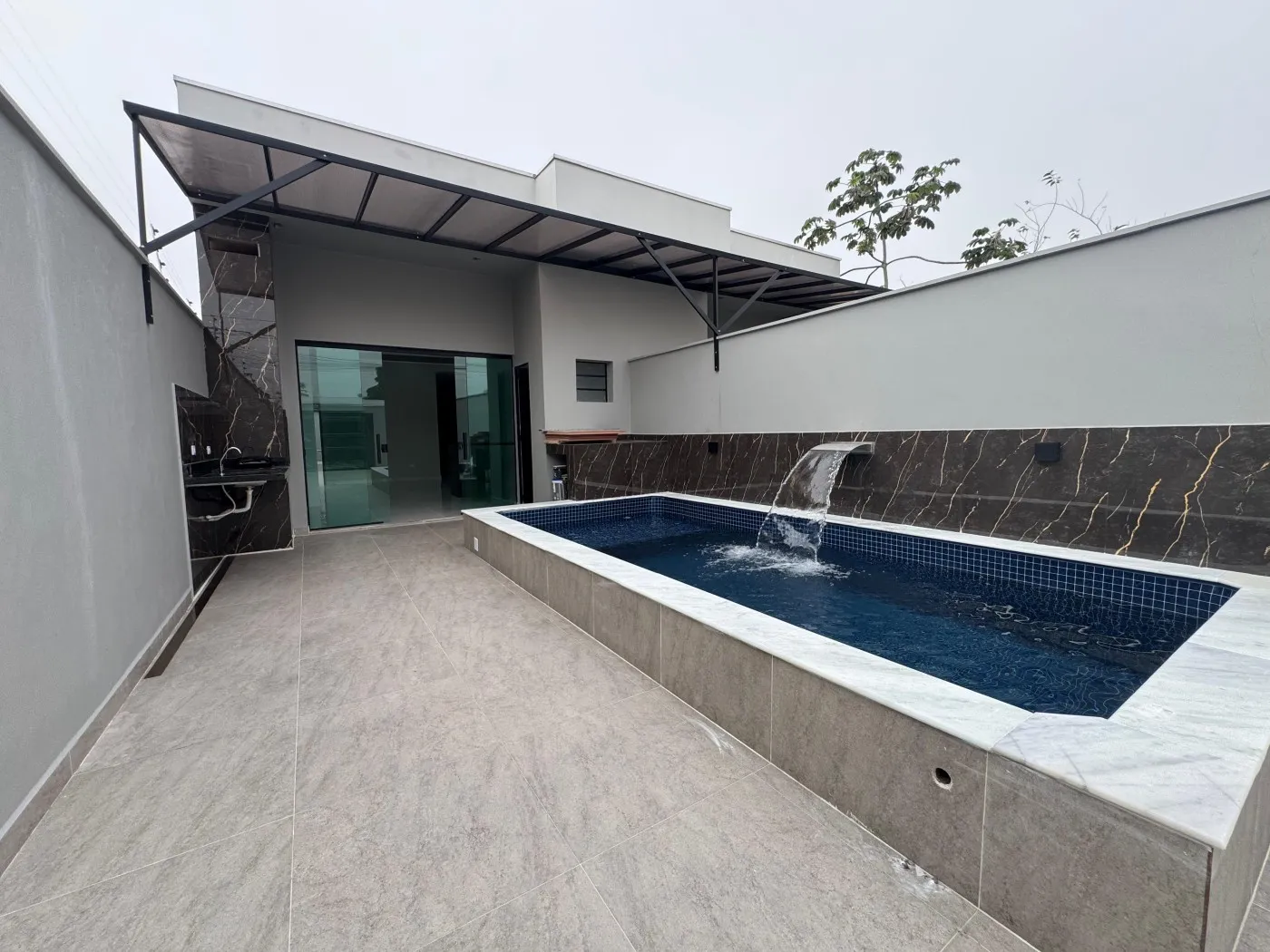 Imagem Casa para Venda em Mongaguá, Florida Mirim, 3 dormitórios, 1 suíte, 2 banheiros, 3 vagas