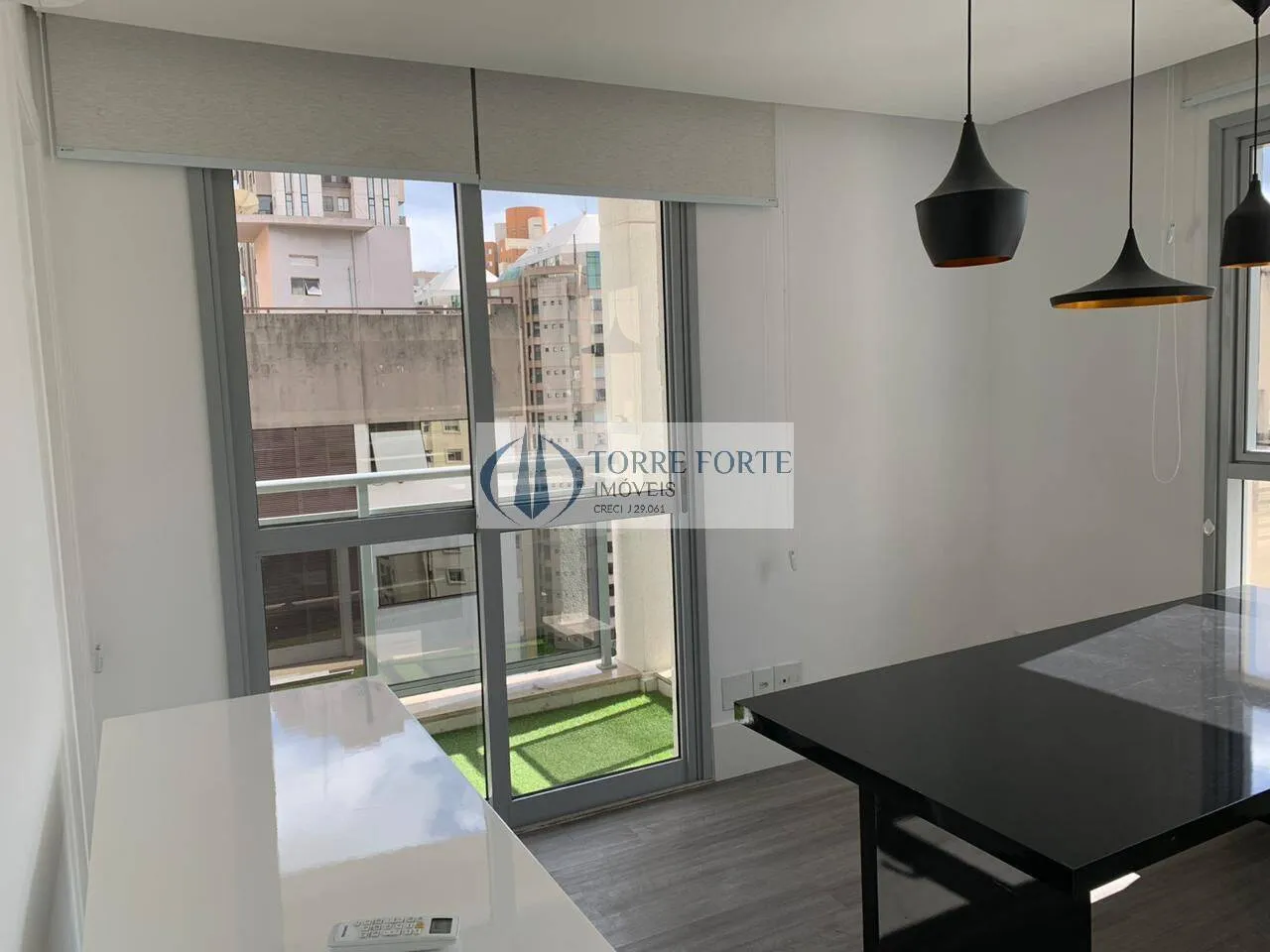 Foto do imóvel Ótima sala comercial com 35 m² 1 banheiro 1 copa, varanda 1 vaga de garagem em Alameda dos Maracatins