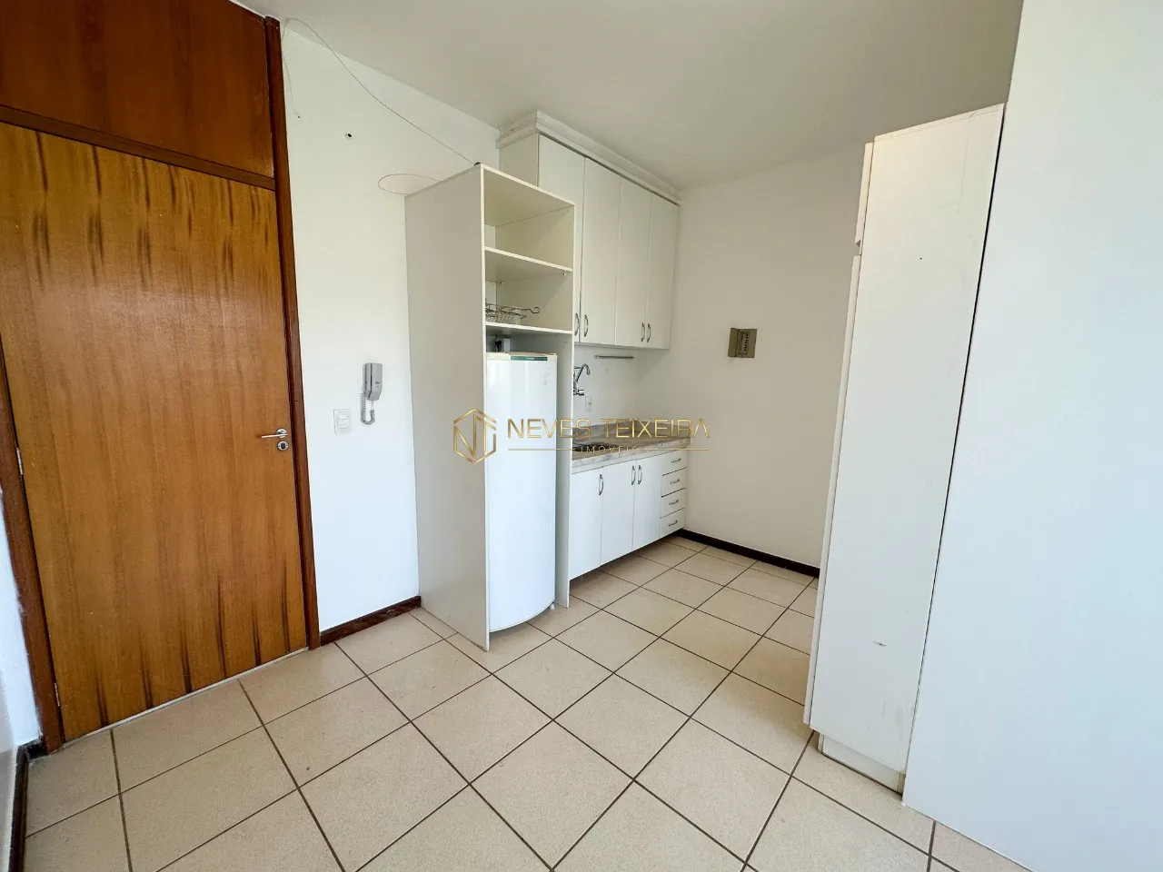 Imagem Suíte com Armários!!! Vaga de Garagem!!! Próximo a UnDF!!! CA 2 Lago Norte!!!