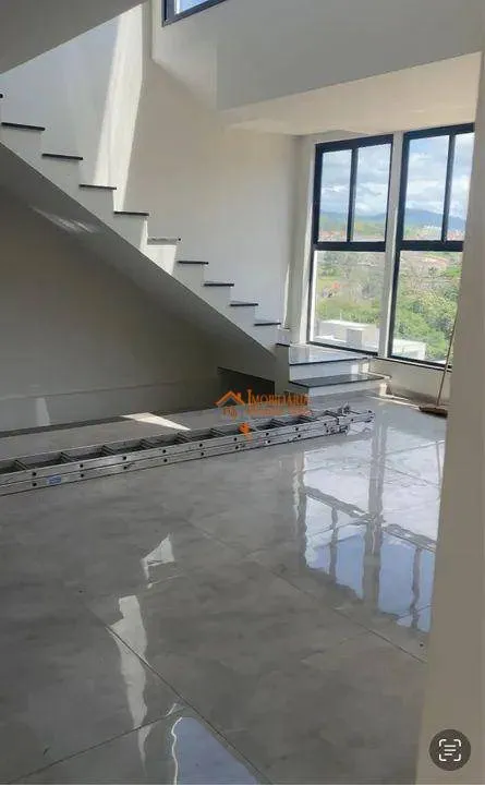 Imagem Casa com 3 dormitórios à venda, 242 m² por R$ 1.650.000,00 - Cézar de Souza - Mogi das Cruzes/SP