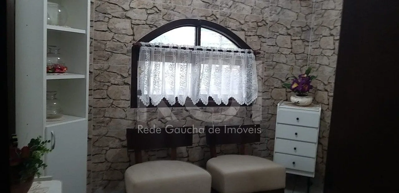 Imagem Casa para Venda - 750m², 6 dormitórios, sendo 3 suites, 4 vagas - Partenon