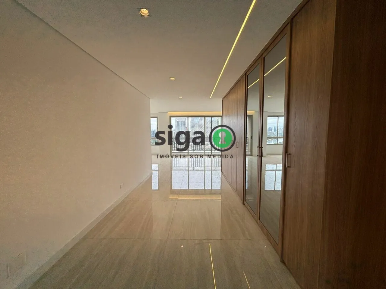 Imagem Residência de Alto Padrão na Cidade Jardim com 3 Suítes e 3 Vagas