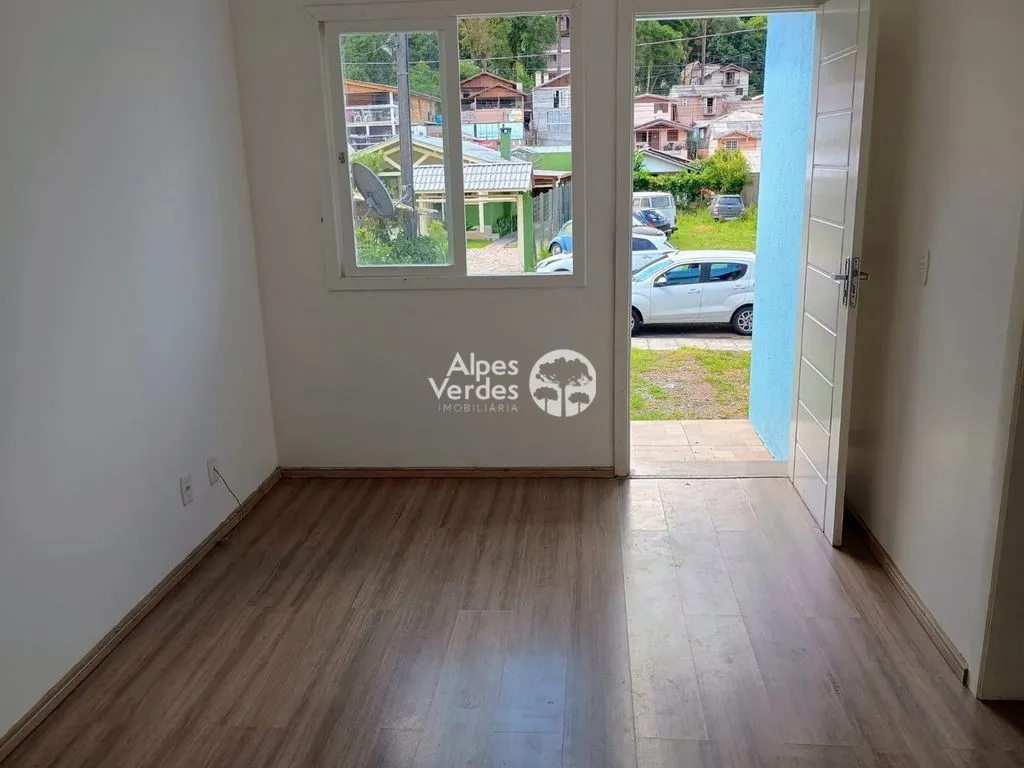 Imagem Vende-se Casa de Alvenária em Gramado, Próximo ao centro, 02 quartos