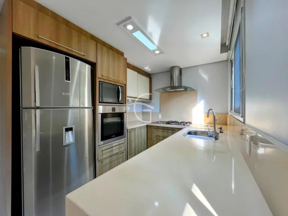Imagem EXCELENTE APARTAMENTO NO ATIRADORES COM 3 SUÍTES E 3 VAGAS DE GARAGEM