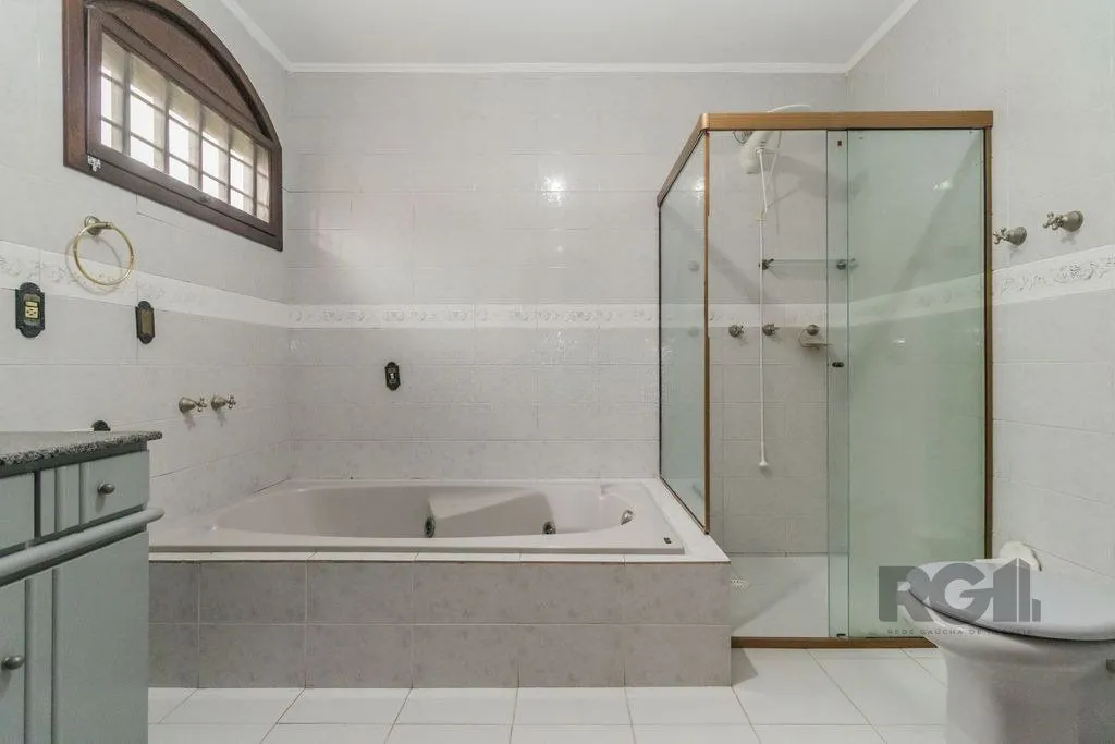 Imagem Casa com 287m², 5 dormitórios, piscina, 4 vagas no bairro Jardim Itu