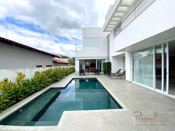 Imagem Belíssima casa com 4 Suites, 6 vagas cobertas  em Jurere Internacional a poucos passos da Praia. T...