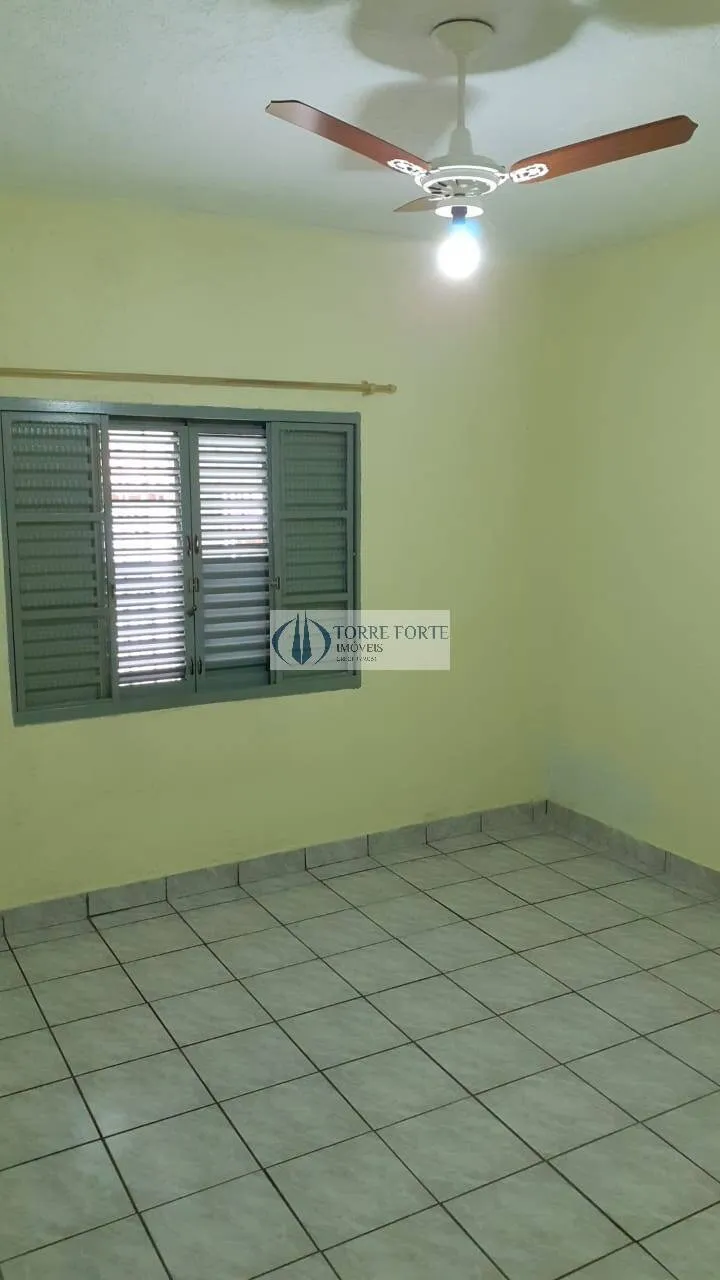 Imagem Casa térrea, 2 quartos, 2 vagas, na Vila Diva