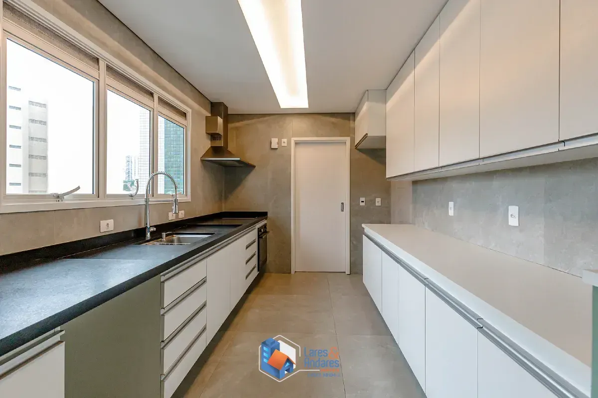 Imagem Apartamento para venda em Aclimação com 3 quartos, sendo 2 suítes, 234m²