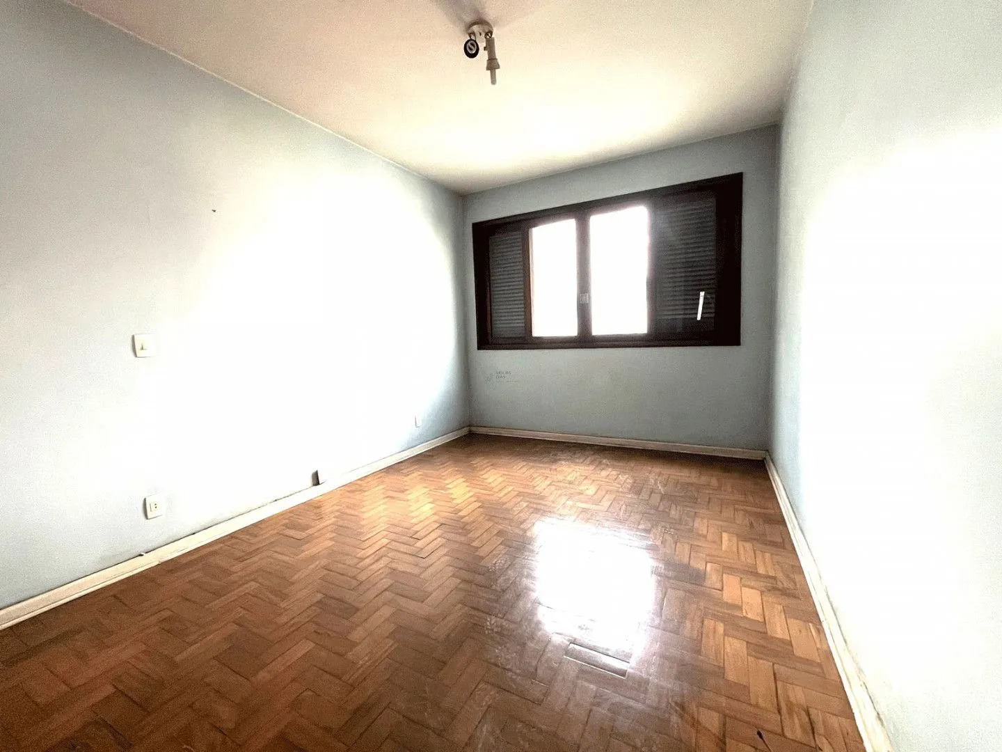 Imagem Apartamento no Bairro Paraíso com 2 dormitórios com armários + 1 Quarto auxiliar, 1 vaga de garagem, gerador e Portaria 24 hs