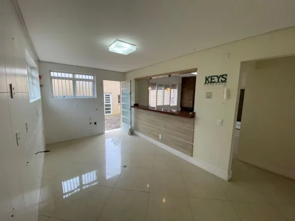 Imagem Casa para venda no bairro Chácara das Pedras em Porto Alegre